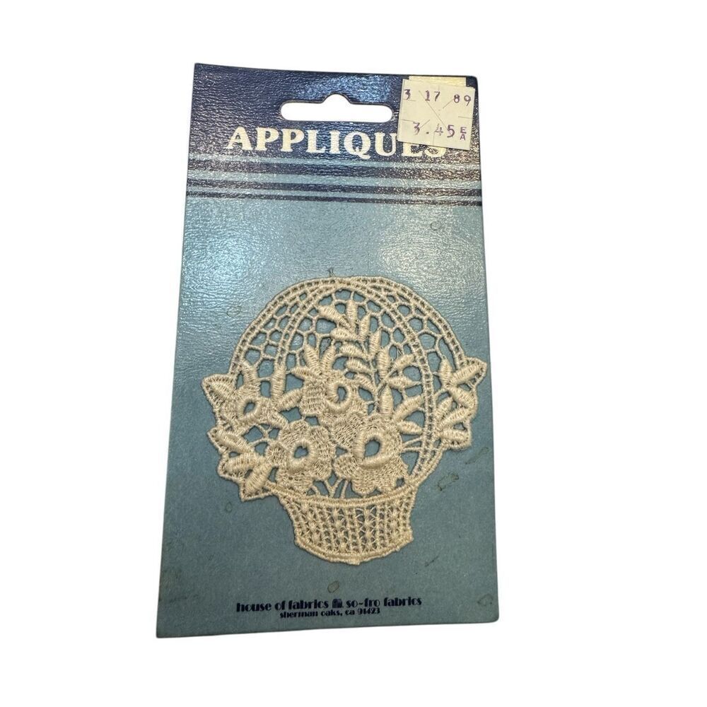 House of Fabric So-Fro Fabrics White Lace Floral Basket Applique Vintage